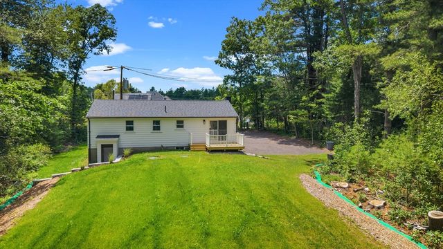 159 Walnut St, Halifax, MA 02338