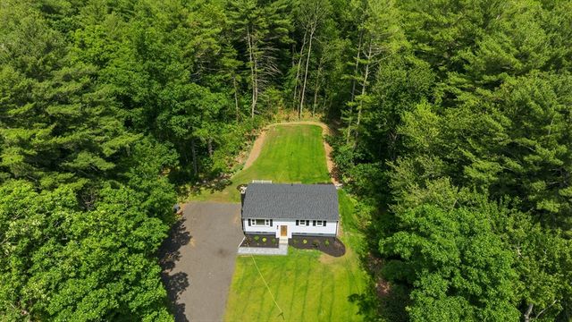 159 Walnut St, Halifax, MA 02338
