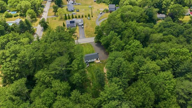 159 Walnut St, Halifax, MA 02338