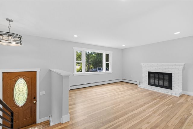159 Walnut St, Halifax, MA 02338