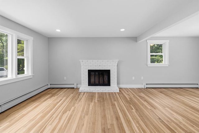 159 Walnut St, Halifax, MA 02338