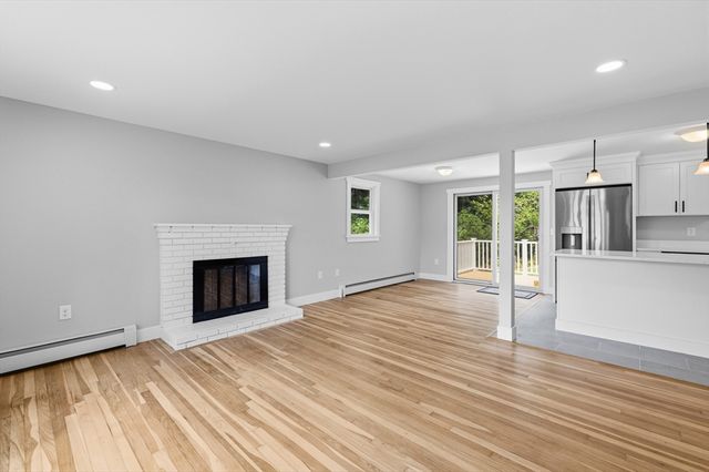 159 Walnut St, Halifax, MA 02338