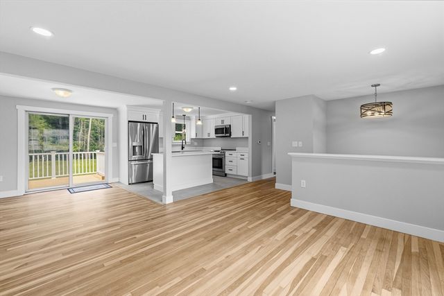 159 Walnut St, Halifax, MA 02338