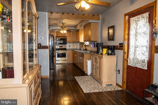 535 W WICONISCO AVE, Tower City, PA 17980