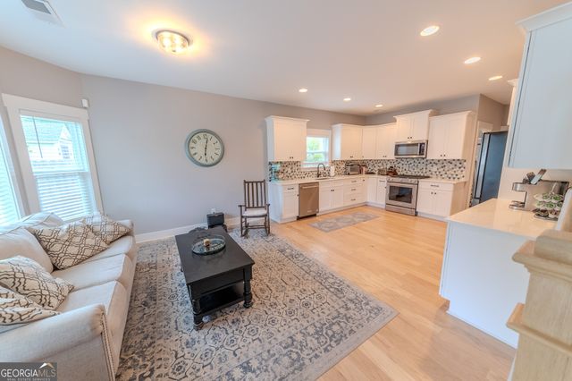 14 Dayton Way, Sharpsburg, GA 30277
