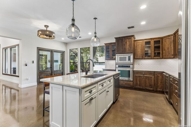 406 Marsh Oval, New Braunfels, TX 78130