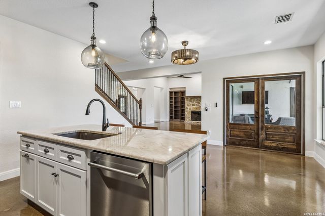 406 Marsh Oval, New Braunfels, TX 78130