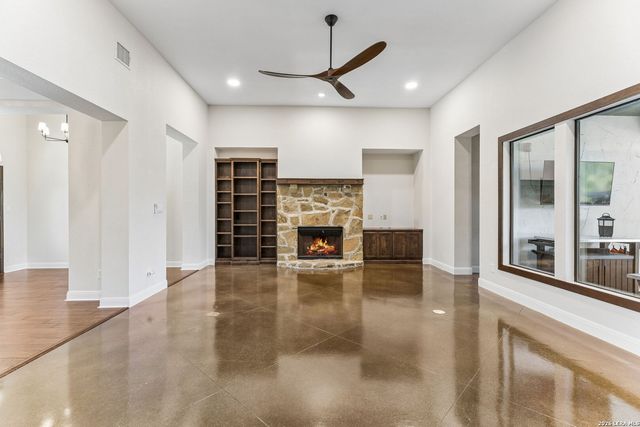 406 Marsh Oval, New Braunfels, TX 78130