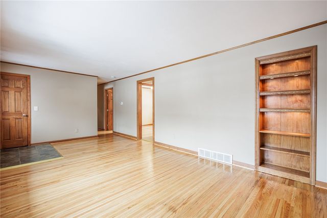 108 Bradford Road, Henrietta, NY 14534