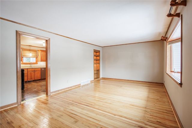 108 Bradford Road, Henrietta, NY 14534