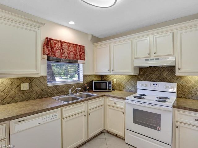 5501 Rattlesnake Hamm RD 209, Naples, FL 34113