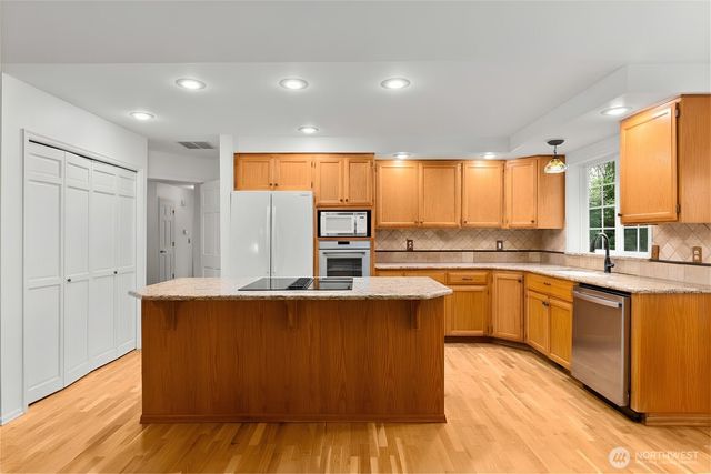 8706 166th Street Ct E, Puyallup, WA 98375