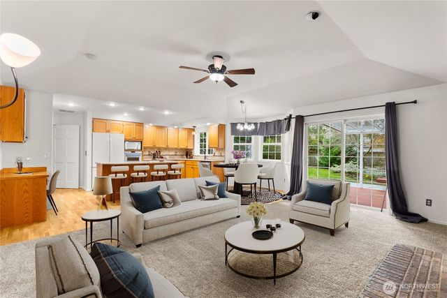 8706 166th Street Ct E, Puyallup, WA 98375