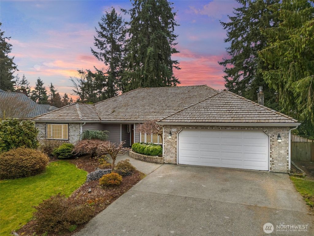 8706 166th Street Ct E, Puyallup, WA 98375