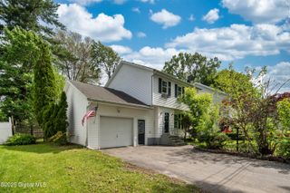 78 Dewitt Avenue, Schenectady, NY 12304