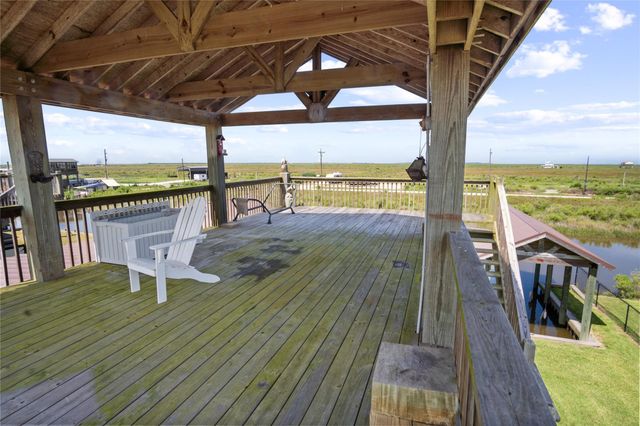 1352 Van Sant, Gilchrist, TX 77617