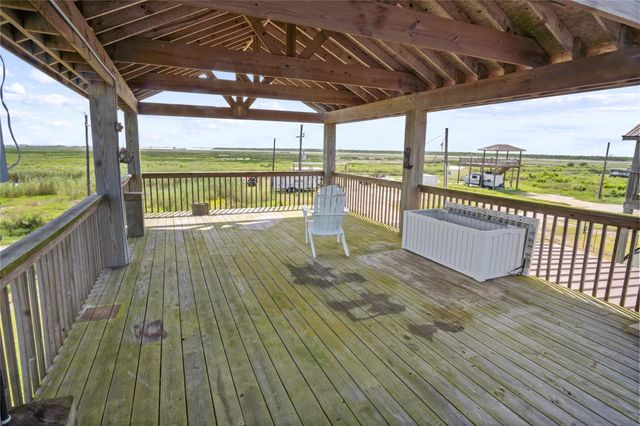 1352 Van Sant, Gilchrist, TX 77617