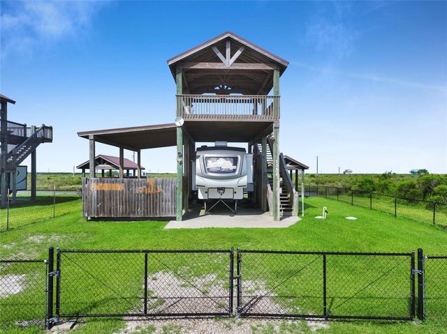 1352 Van Sant, Gilchrist, TX 77617