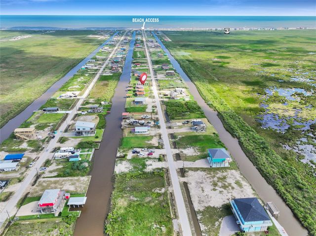 1352 Van Sant, Gilchrist, TX 77617