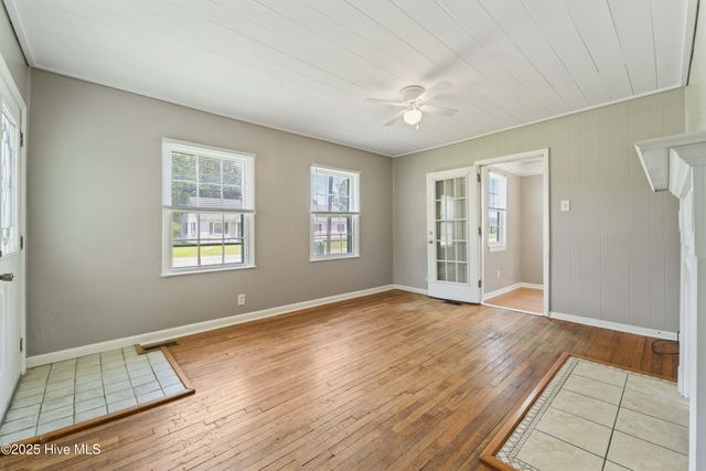 124 W Bayshore Boulevard, Jacksonville, NC 28540