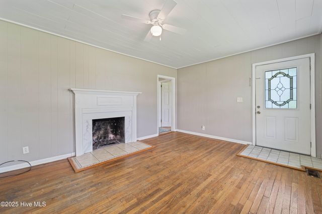 124 W Bayshore Boulevard, Jacksonville, NC 28540