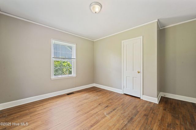 124 W Bayshore Boulevard, Jacksonville, NC 28540