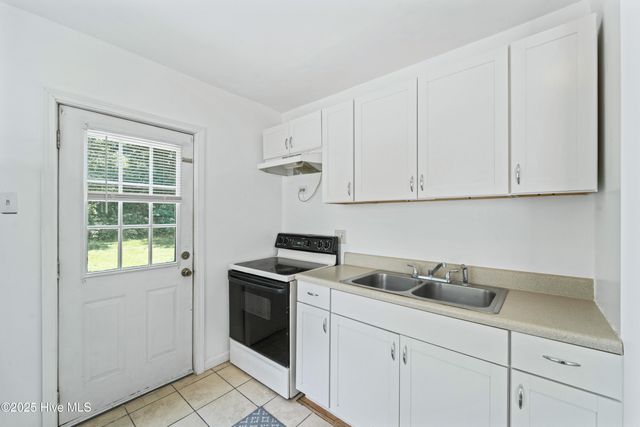 124 W Bayshore Boulevard, Jacksonville, NC 28540