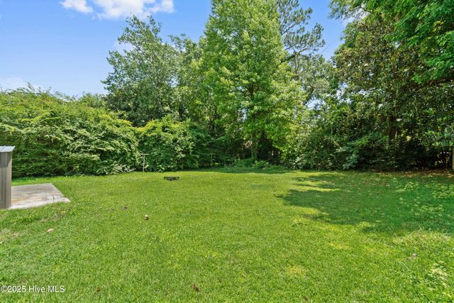 124 W Bayshore Boulevard, Jacksonville, NC 28540