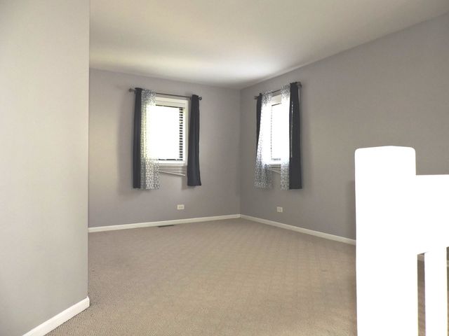 245 CARLISLE Avenue, Westmont, IL 60559