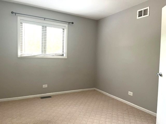 245 CARLISLE Avenue, Westmont, IL 60559