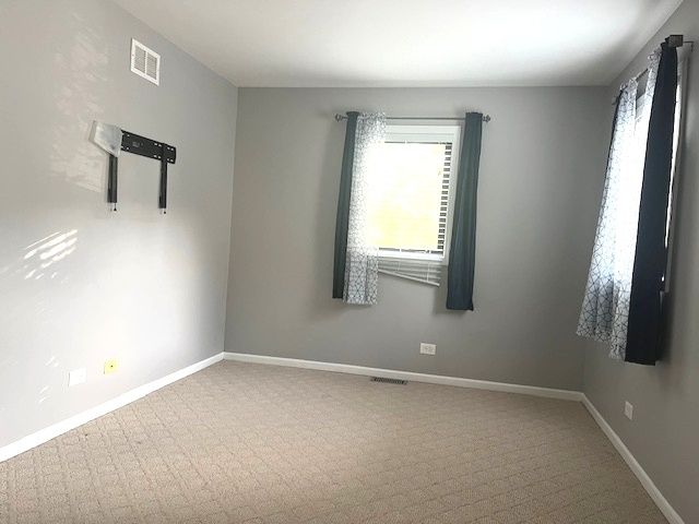 245 CARLISLE Avenue, Westmont, IL 60559