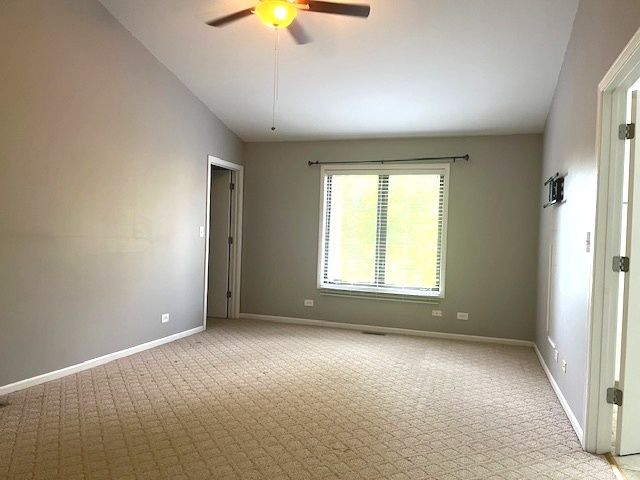 245 CARLISLE Avenue, Westmont, IL 60559