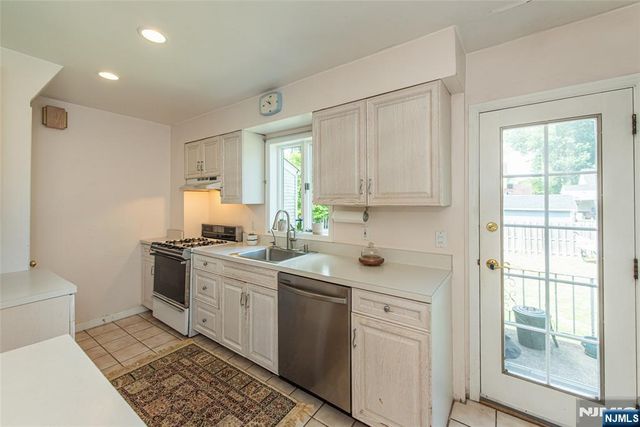 56 Lunn Avenue, Bergenfield, NJ 07621
