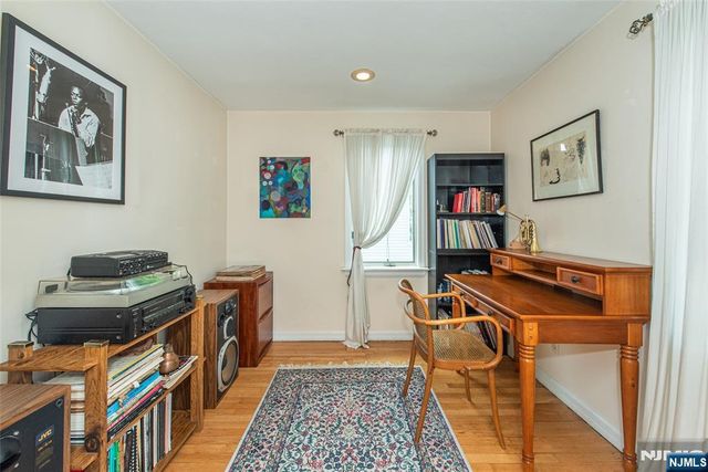 56 Lunn Avenue, Bergenfield, NJ 07621