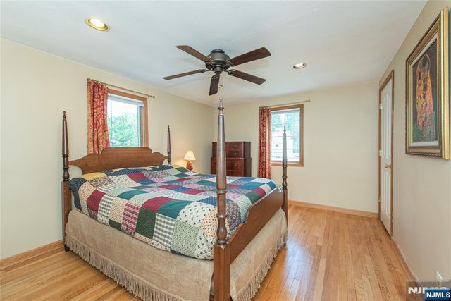 56 Lunn Avenue, Bergenfield, NJ 07621