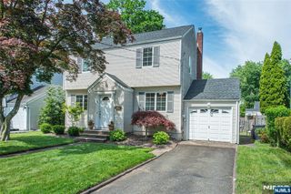 56 Lunn Avenue, Bergenfield, NJ 07621