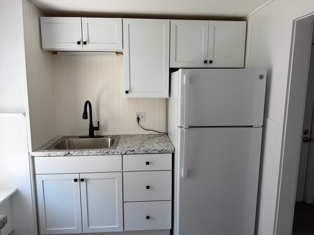 76 Lowell St A, Peabody, MA 01960