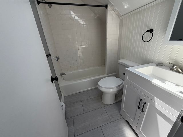 76 Lowell St A, Peabody, MA 01960