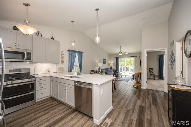 821 Black Bear Drive, House Springs, MO 63051