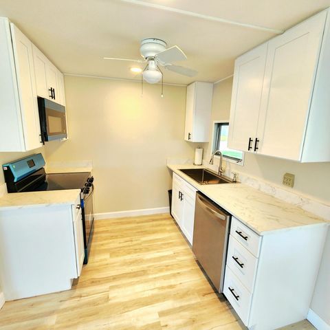 17 Rio Verde Way, Port St. Lucie, Port St Lucie, FL 34952