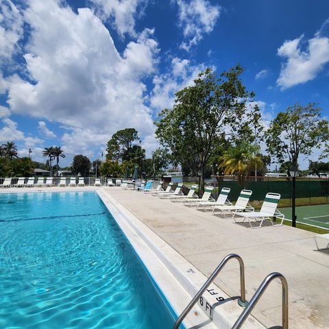 17 Rio Verde Way, Port St. Lucie, Port St Lucie, FL 34952