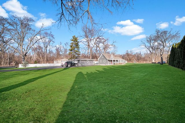 6N221 Virginia Road, Roselle, IL 60172