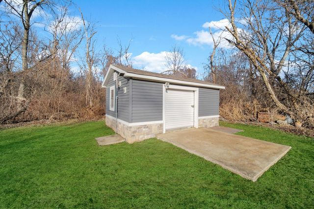 6N221 Virginia Road, Roselle, IL 60172