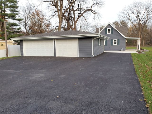 6N221 Virginia Road, Roselle, IL 60172