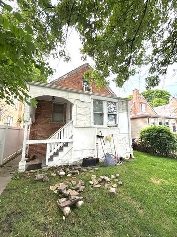5133 N Newcastle Avenue, Chicago, IL 60656