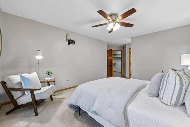 1929 Woodstone Drive, Victoria, MN 55386
