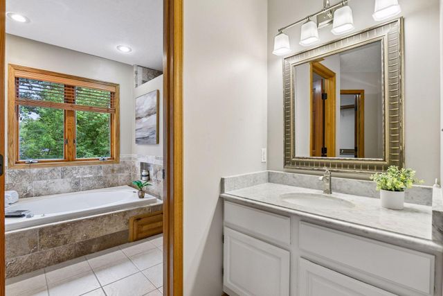 1929 Woodstone Drive, Victoria, MN 55386