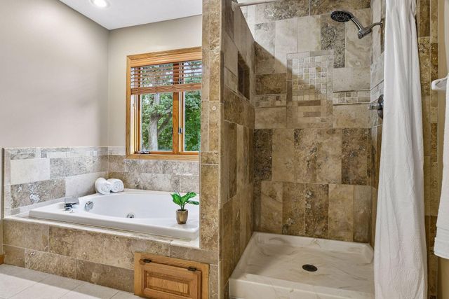 1929 Woodstone Drive, Victoria, MN 55386