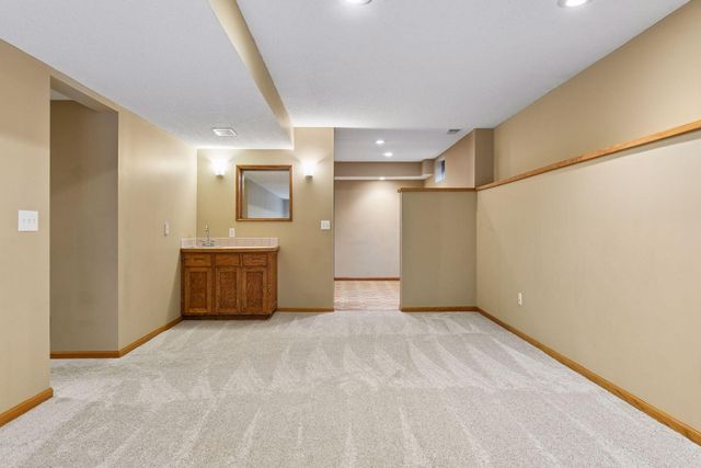 1929 Woodstone Drive, Victoria, MN 55386