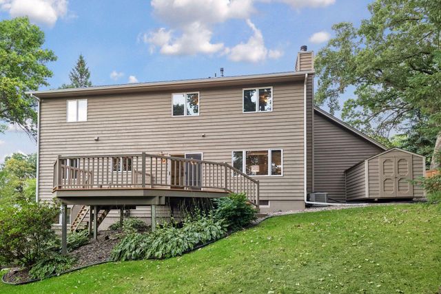 1929 Woodstone Drive, Victoria, MN 55386